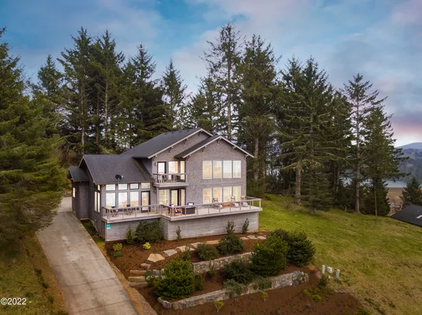 7770 Brooten Mountain Loop, Pacific City, OR 97135