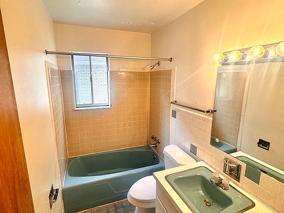 5th image of 137 N Portage Path Unit 3