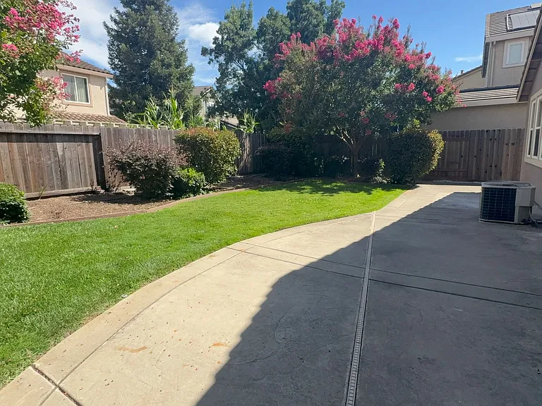1415 Redding Rd — Photo 23