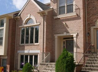 2142 Kings Garden Way, Falls Church, VA 22043
