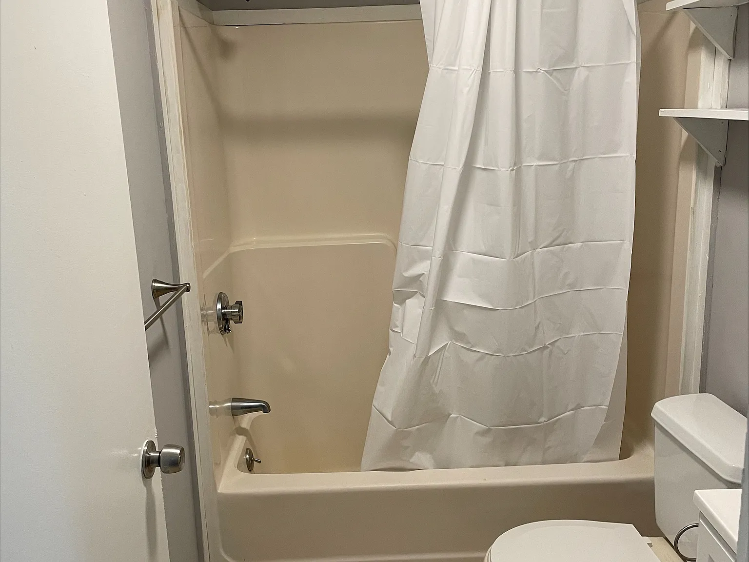 Studio, $1,175 — Photo 2