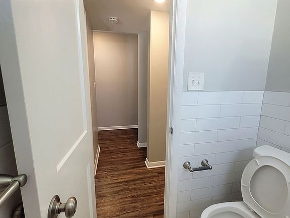 4th image of 1433 SW Lincoln St Unit 13