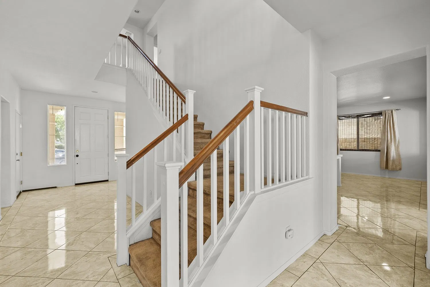 4 bed, 3646 sqft, $3,900 — Photo 4