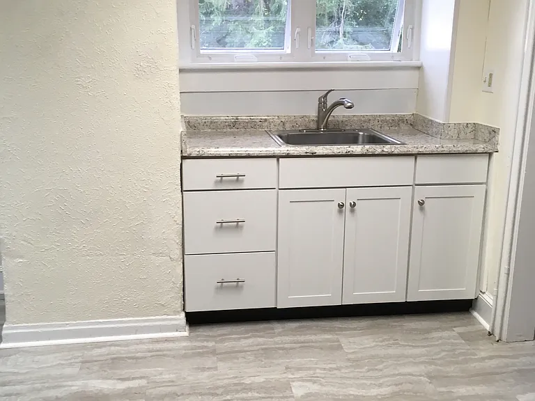 Kitchen pic 5 - stand alone dishwashers have often been used with this setup and put right to the left of the sink cabinet area