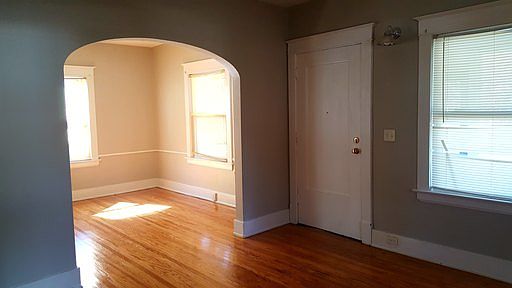 4th image of 954 Oakdale St SE