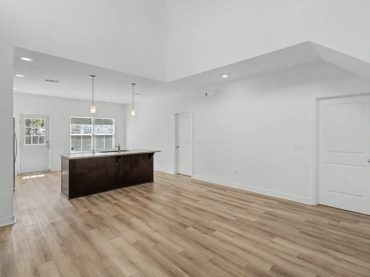 881 Grayson Avenue - 1 — Photo 2