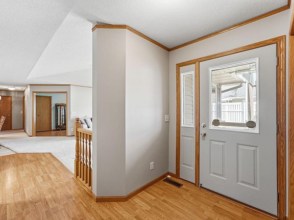 3rd image of 207 Circle View Dr