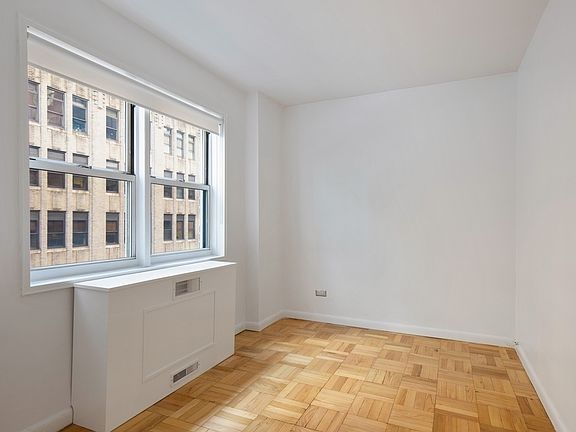 5th image of 321 E 45th St #7D1