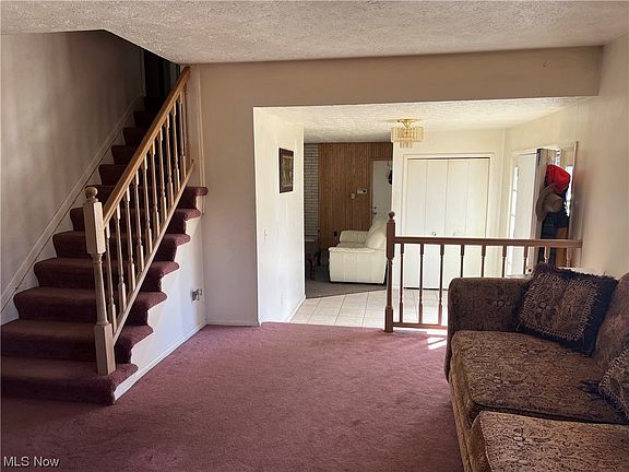 5th image of 4985 Foxlair Trl