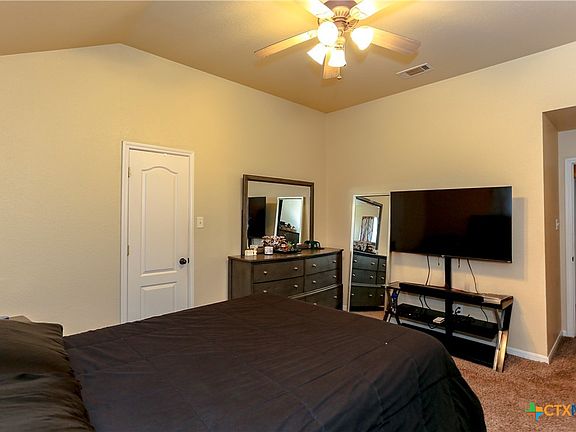 5th image of 417 Clore Rd