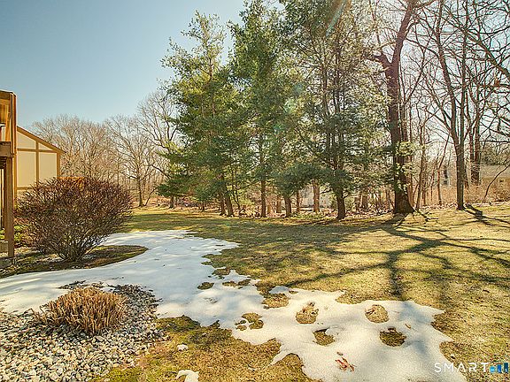 5th image of 690 Forest Road #703