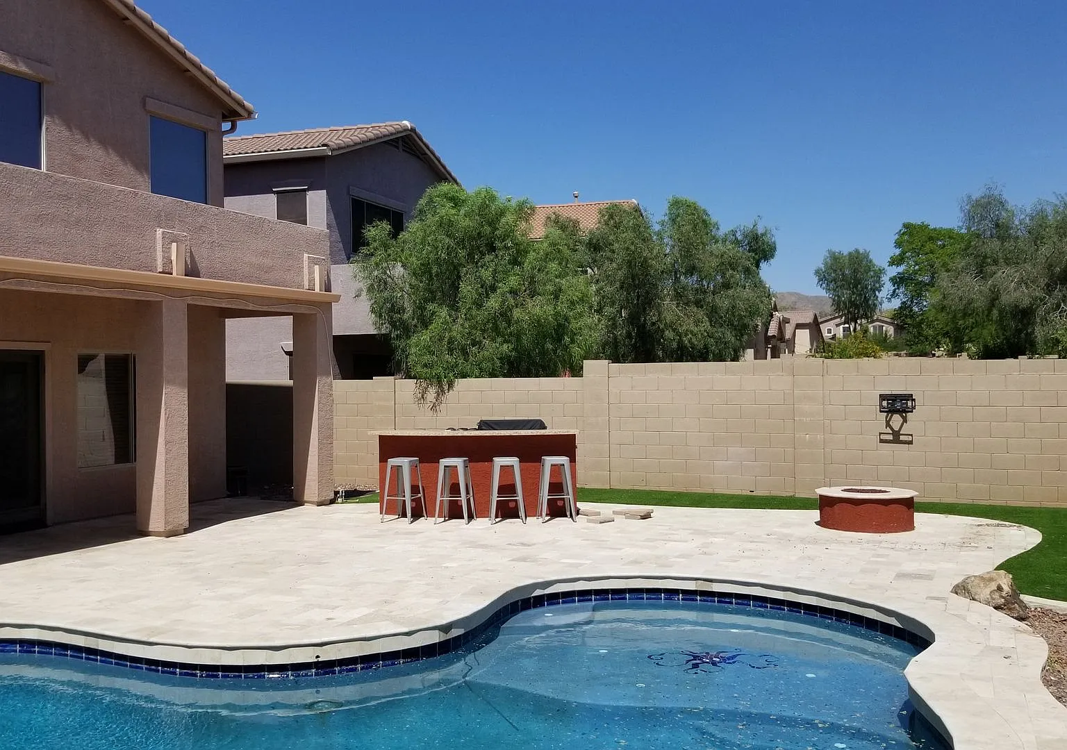 Perfect Entertainer's Dream Home in Anthem — Photo 4
