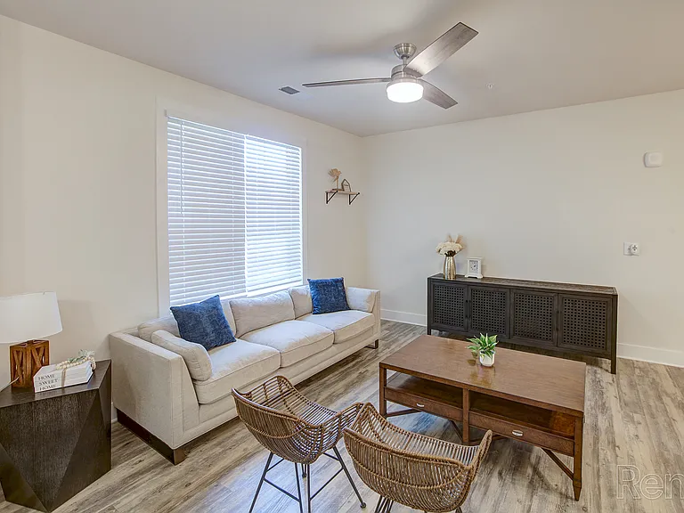 Fox Crossing Apartments at Durham — Photo 10