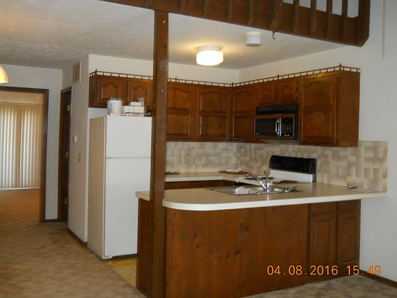 3rd image of 609 Montrose St