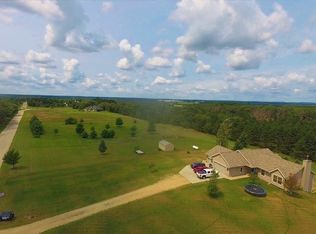 W7414 Fawn Ave, Oxford, WI 53952