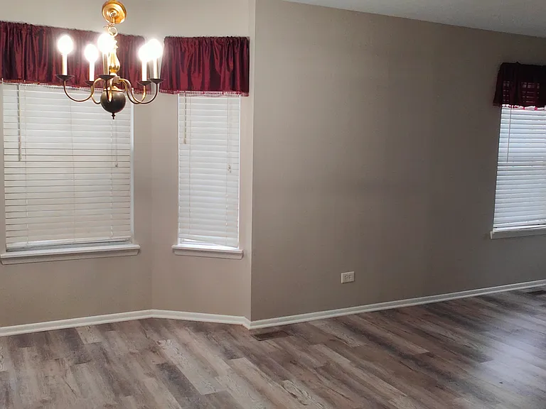 1831 Quaker Hollow Ln — Photo 4