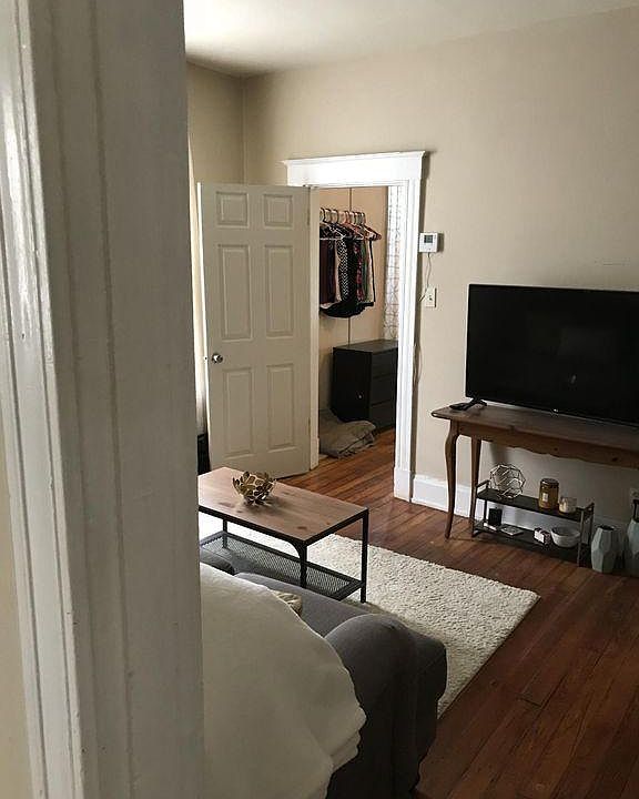 1st image of 3041 O Bryon St #2