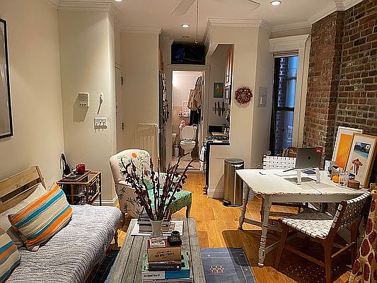 4th image of 245 Mulberry St APT 5