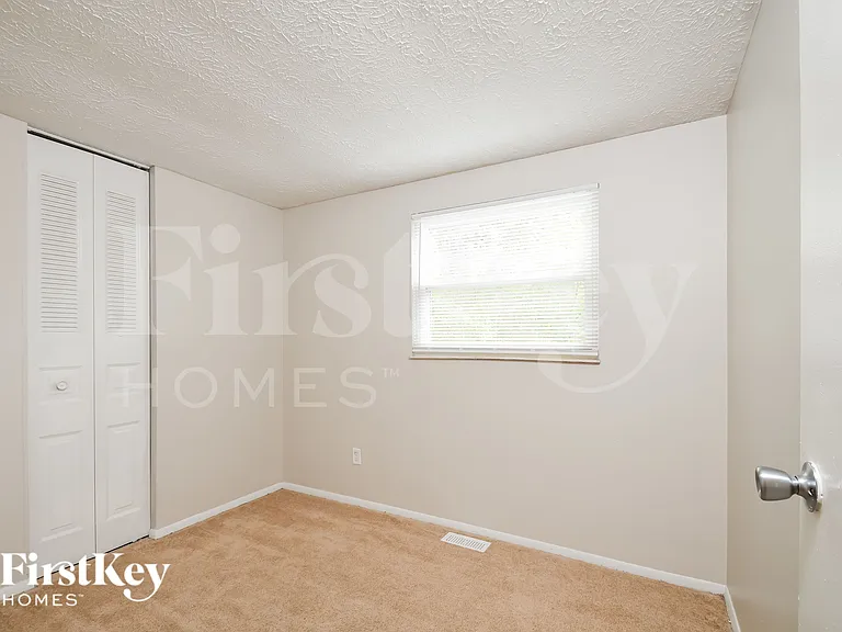 9026 Kasteel Way — Photo 10