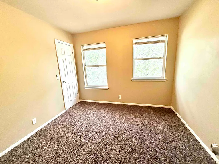 502 Dewberry Dr — Photo 11