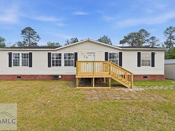 2nd image of 135 Tupelo Loop NE