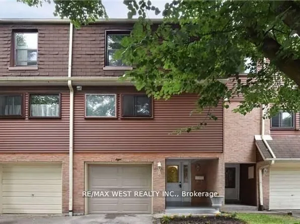 120 Murison Blvd #8, Toronto, ON M1B 2V6