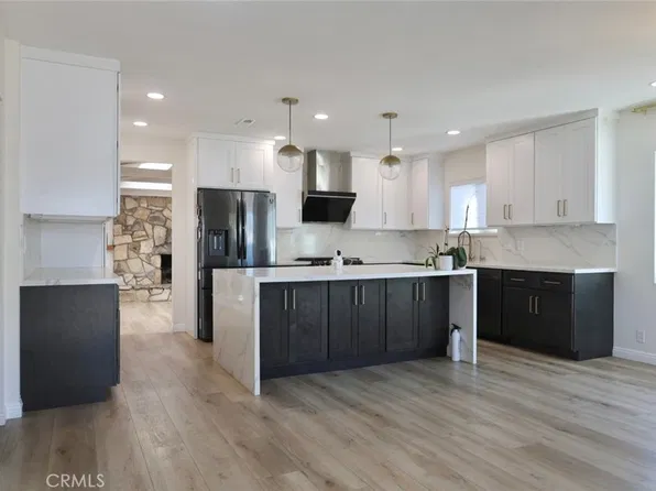 579 Knowell Pl, Costa Mesa, CA 92627