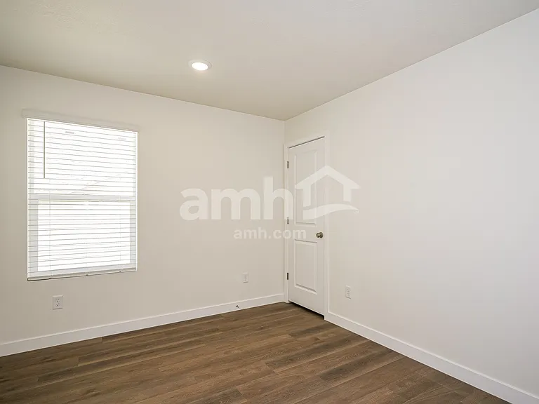 1252 S Brixton Ave — Photo 12