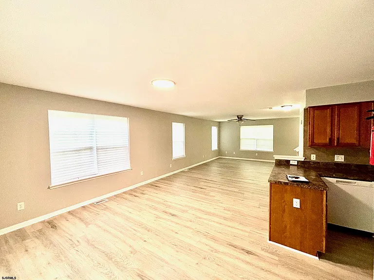 27 Oyster Bay Rd #G — Photo 13