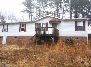 105 Forest Oak Dr, East Bend, NC 27018