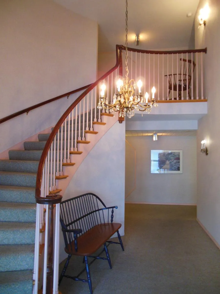 Building Photo - 4914 Whitcomb Dr #3