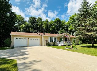 18345 N Old Mackinaw Rd, Cheboygan, MI 49721