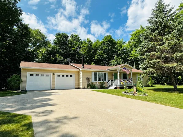 18345 N Old Mackinaw Rd, Cheboygan, MI 49721