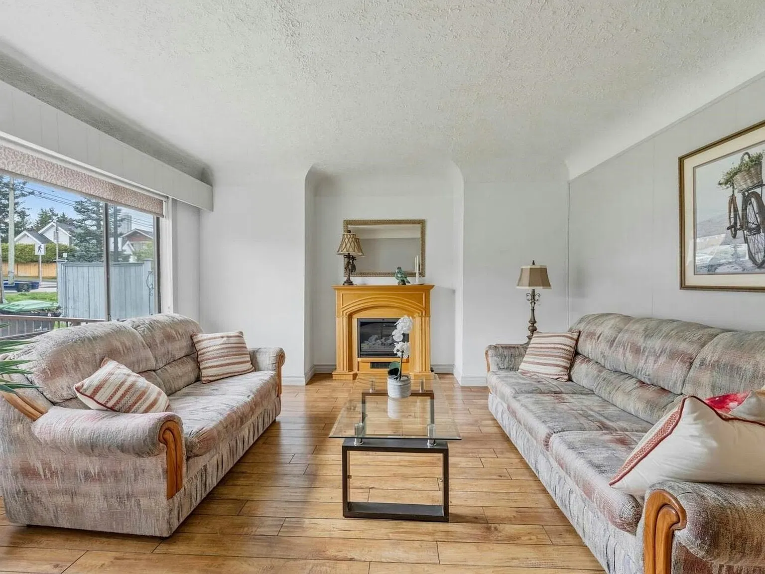 3 bed, 1456 sqft, $3,400 — Photo 2