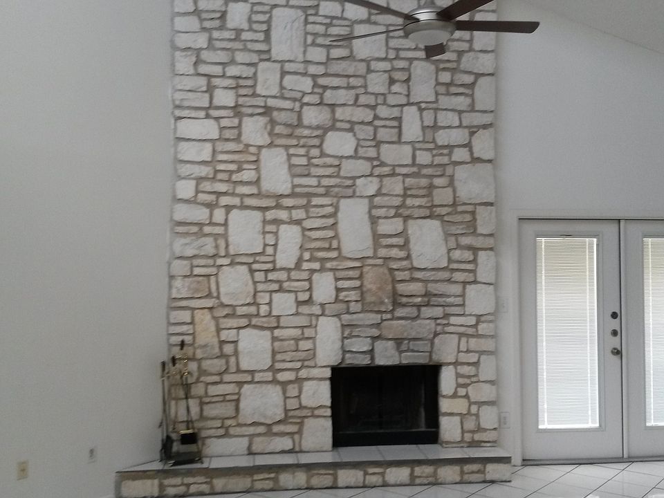 2nd image of 8421 Echo Creek Ln