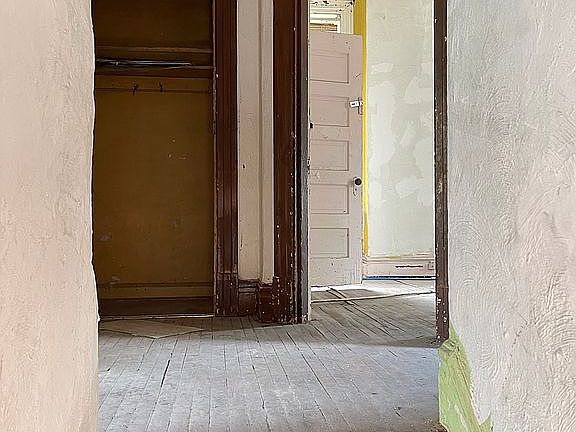 5th image of 4232 Labadie Ave