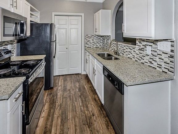 3rd image of 1200 College Pkwy #2302900