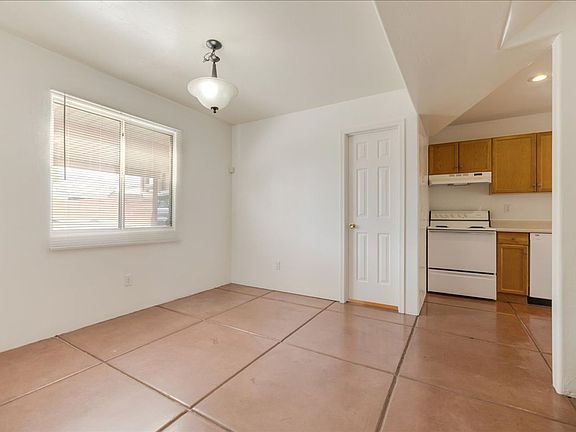 5th image of 3622 E 4th St Unit 4