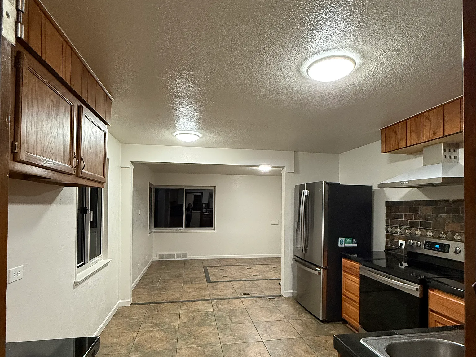 3 bed, 1300 sqft, $2,800 — Photo 4
