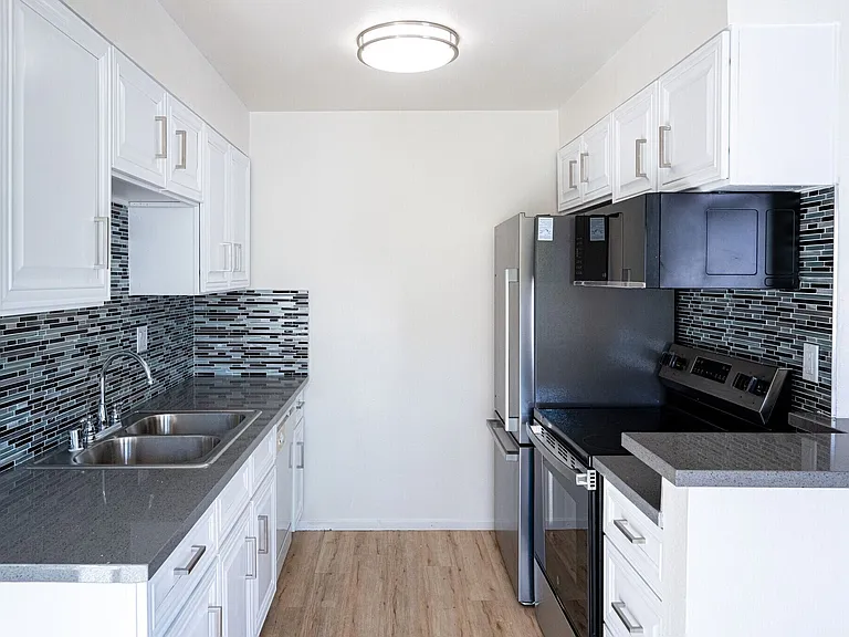 Harmony Court Apartments — Photo 19