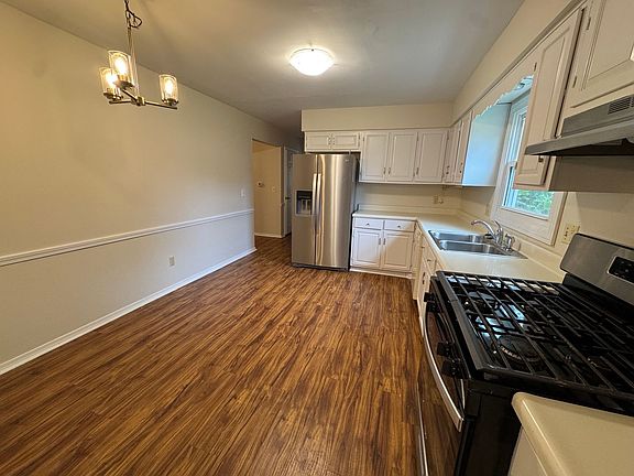 4th image of 5115 Louden Dr