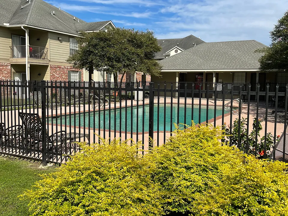 Muriel Crossing Apartments