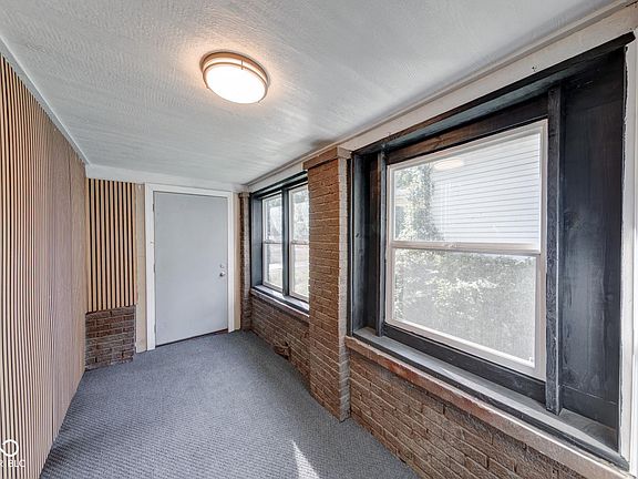3rd image of 2154 Webb St