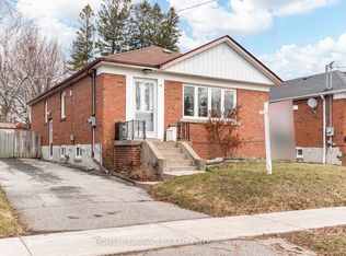 30 Yorkshire Rd, Toronto, ON M1K3B6