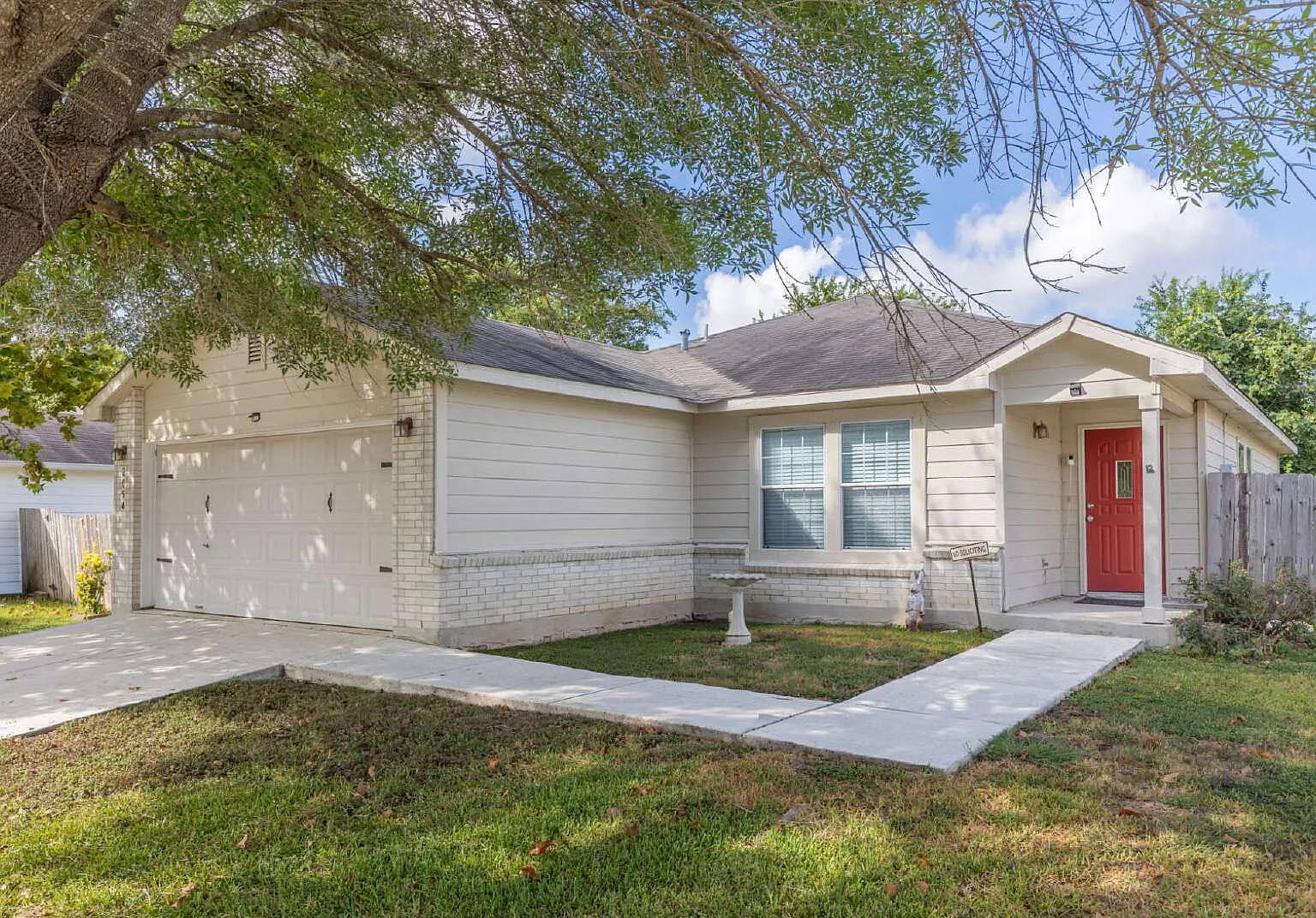 4 bed, 2.0 bath, 1512 sqft, $1,850 — Photo 2