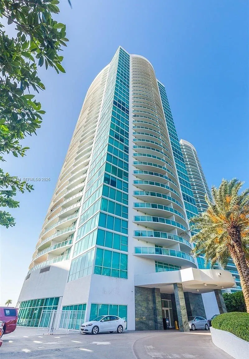 Skyline On Brickell Condo — Photo 3