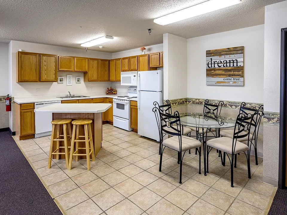 Silvercrest Apartments