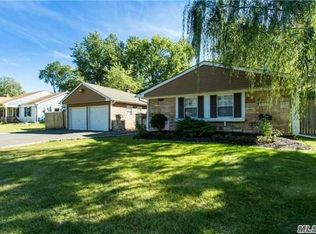 27 Lakeside Ave, Lake Grove, NY