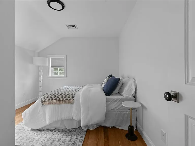 34 E Bowery St — Photo 21