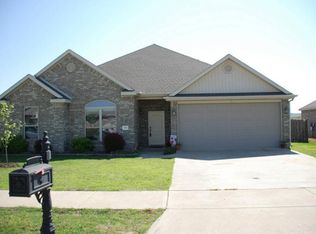 420 N Sabine Pass Rd, Fayetteville, AR 72704